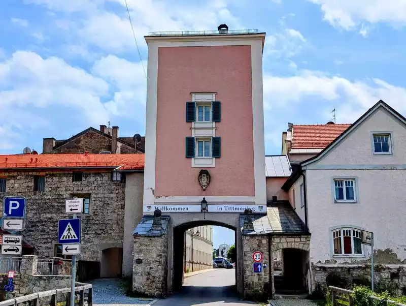 Burghauser Tor Zufahrt zum Stadtplatz